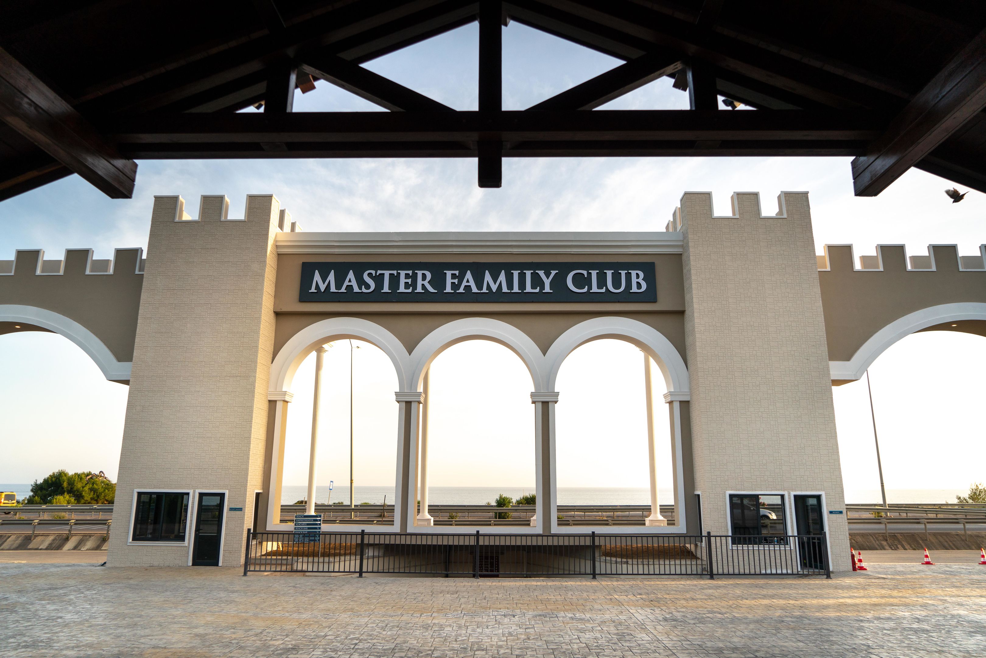 MASTER FAMILY CLUB